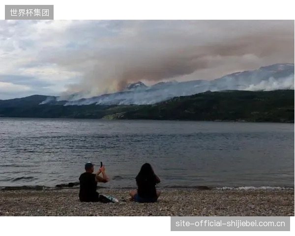 若在加拿大赛区比赛,阿根廷队需应对潜在的山火风险及其对空气质量的影响。 若在加拿大赛区比赛,阿根廷队需应对潜在的山火风险及其对空气质量的影响。