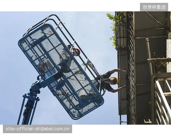 郑州某高校体育馆球架坠落调查：多层缠绕防卡滞结构缺失如何成为事故主因，并引发场馆安全管理责任的重新界定