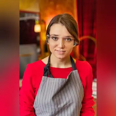 何茉佳